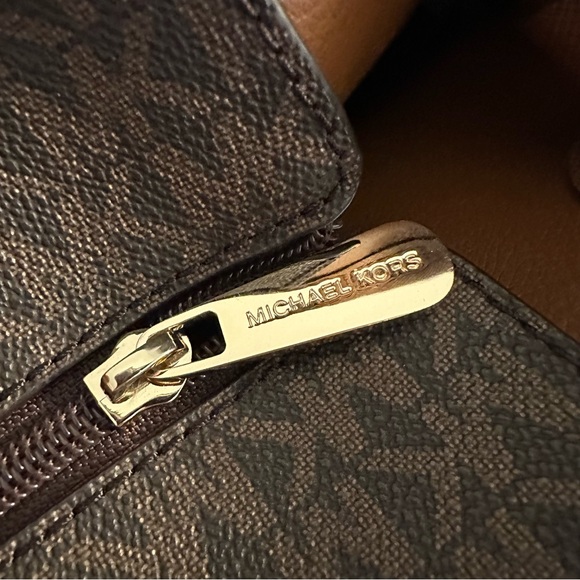 Michael Kors Signature Large Tote Brown Monogram MK Shoulder Bag Purse - Picture 10 of 10